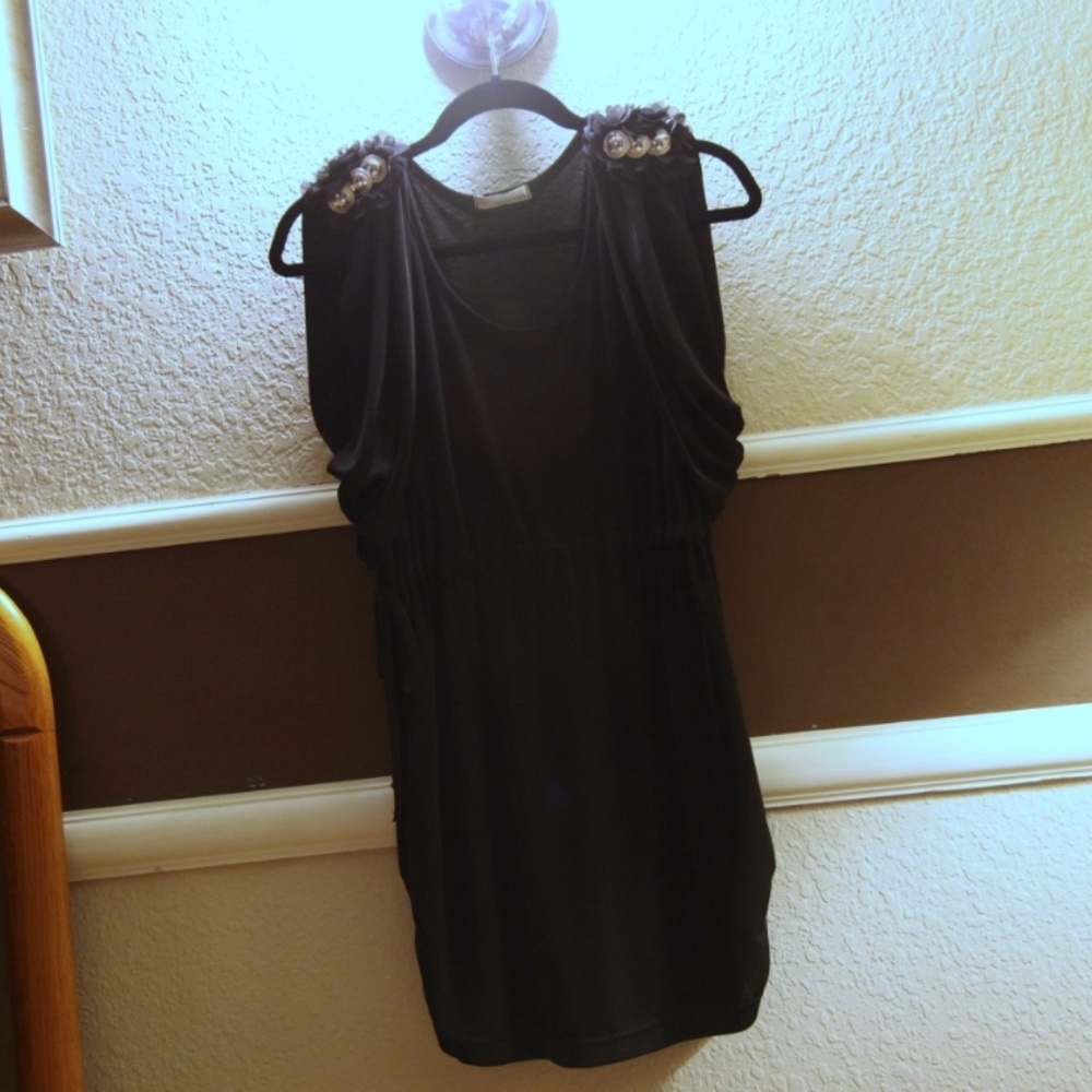 gold accent lbd